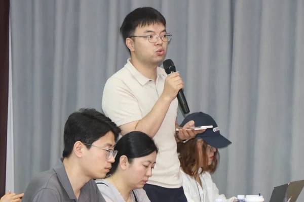 新华社记者_1.jpg